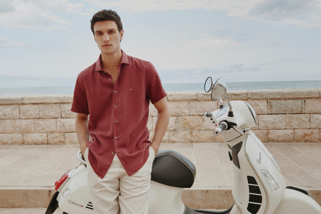 Camisa ajustada de manga corta